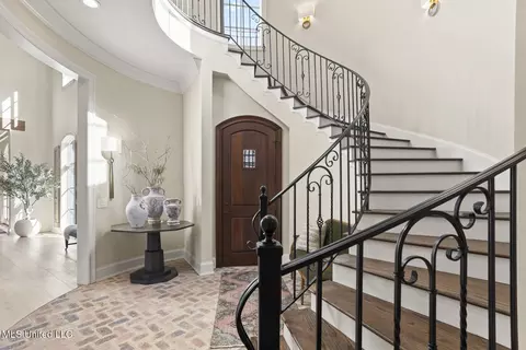 Entry Way - 101 Red Leaf Cv, Ridgeland, MS 39157 photo 2 of 5