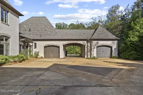 Exterior - 101 Red Leaf Cv, Ridgeland, MS 39157 photo 7 of 17