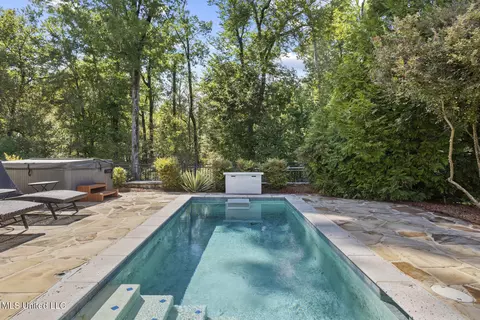 Exterior - 101 Red Leaf Cv, Ridgeland, MS 39157 photo 2 of 17