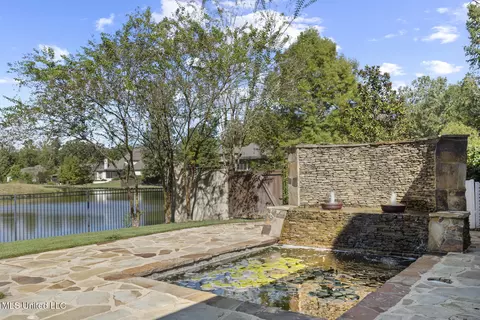 Exterior - 101 Red Leaf Cv, Ridgeland, MS 39157 photo 3 of 17