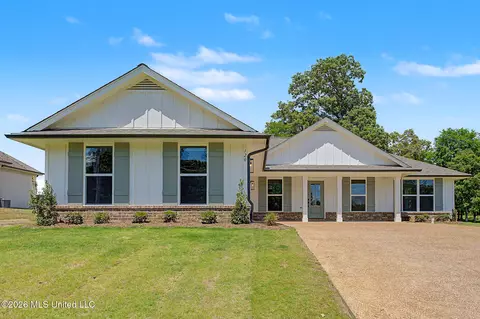 120 Farley Rd, Byhalia, MS 38611