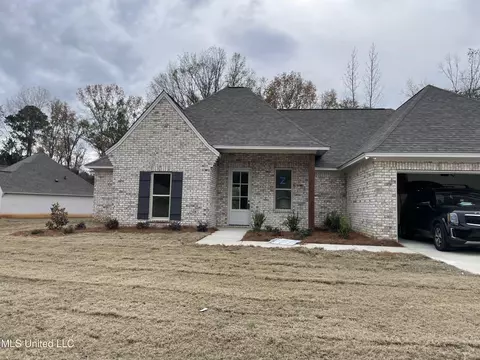 102 Jasmine Cove Dr, Brandon, MS 39042