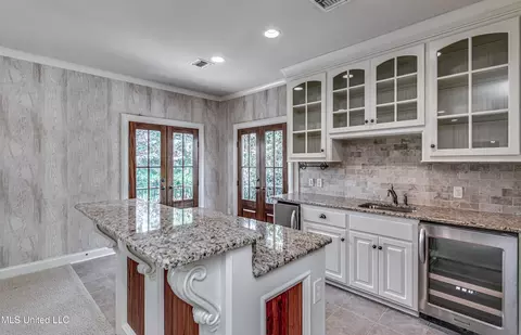 Kitchen - 111 Johnstone Dr, Madison, MS 39110 photo 8 of 9