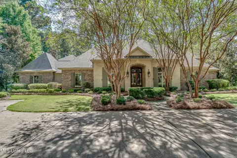 111 Johnstone Dr, Madison, MS 39110