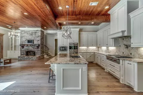 Kitchen - 111 Johnstone Dr, Madison, MS 39110 photo 1 of 9