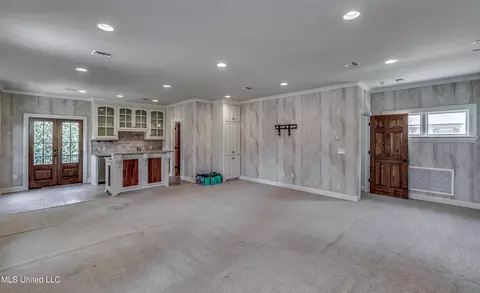 Living - 111 Johnstone Dr, Madison, MS 39110 photo 9 of 9