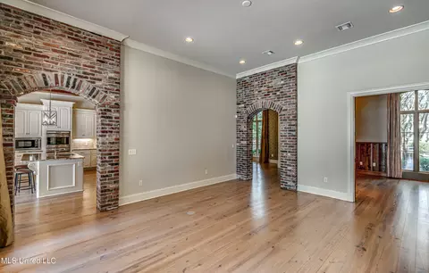 Living - 111 Johnstone Dr, Madison, MS 39110 photo 4 of 9