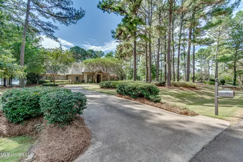 Exterior - 111 Johnstone Dr, Madison, MS 39110 photo 3 of 22