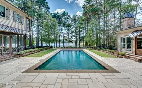 Exterior - 111 Johnstone Dr, Madison, MS 39110 photo 2 of 22