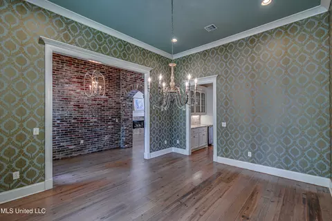 Dining - 111 Johnstone Dr, Madison, MS 39110 photo 2 of 3