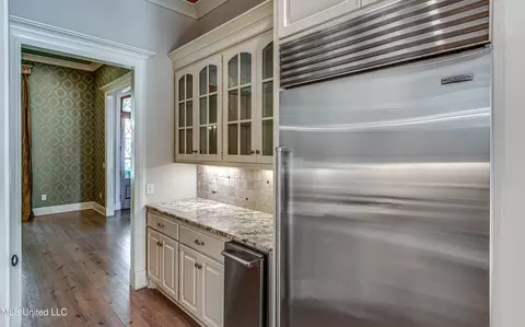 Kitchen - 111 Johnstone Dr, Madison, MS 39110 photo 3 of 9