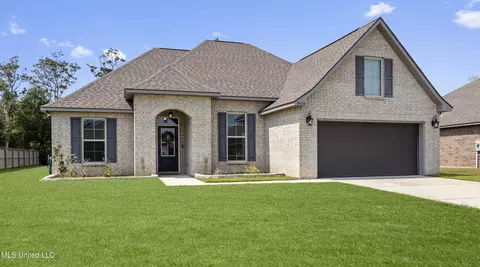 3043 Sea Oats Dr, Long Beach, MS 39560