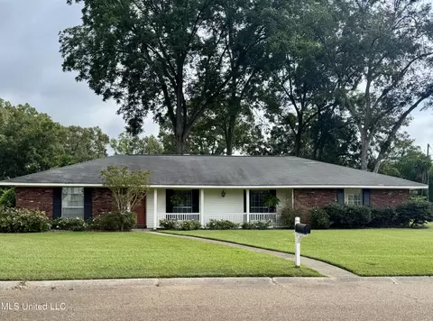 101 N Meadow Rd, Natchez, MS 39120