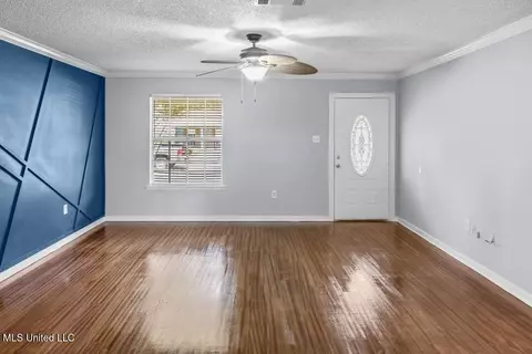 Living - 741 Sandy Ln, Pearl, MS 39208 photo 3 of 3
