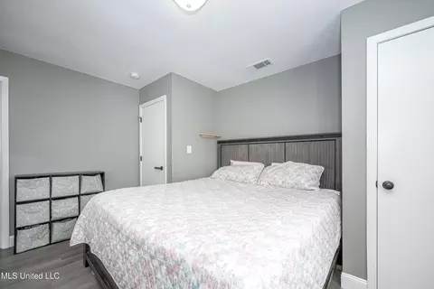 Bedroom - 3609 Doris Cir, Moss Point, MS 39563 photo 6 of 10