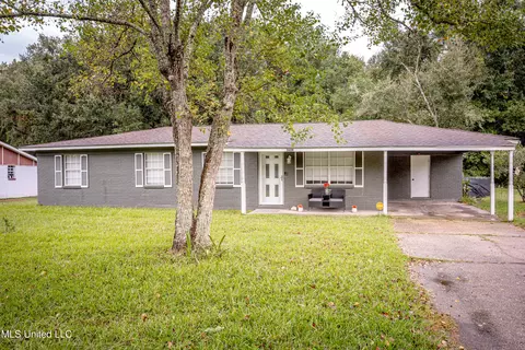 3609 Doris Cir, Moss Point, MS 39563