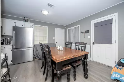 Dining - 3609 Doris Cir, Moss Point, MS 39563 photo 1 of 3