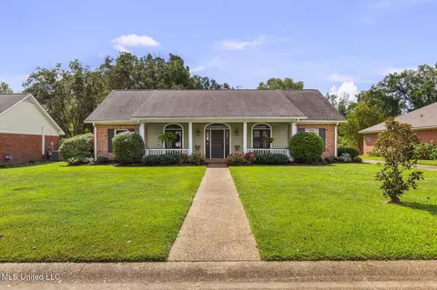 203 Heritage Dr, Madison, MS 39110