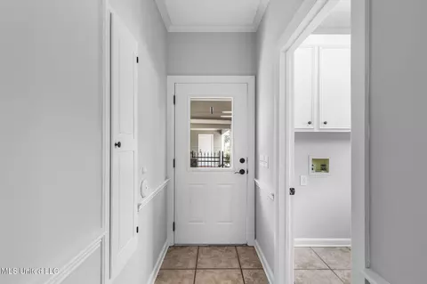 Entry Way - 203 Heritage Dr, Madison, MS 39110 photo 7 of 9