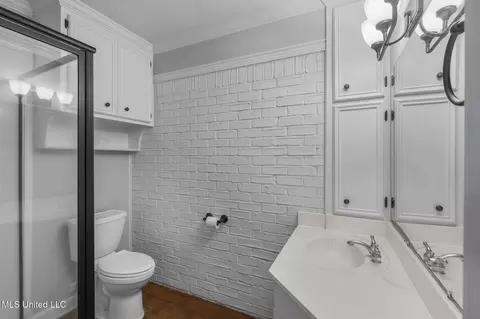 Bath - 203 Heritage Dr, Madison, MS 39110 photo 6 of 8