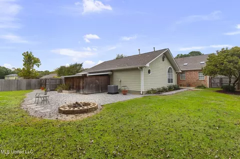 Exterior - 203 Heritage Dr, Madison, MS 39110 photo 7 of 20