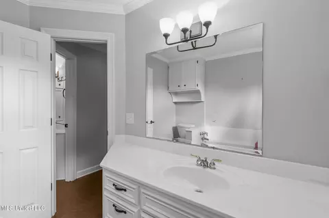 Bath - 203 Heritage Dr, Madison, MS 39110 photo 5 of 8