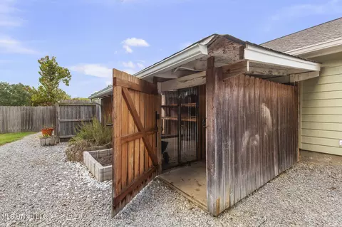 Exterior - 203 Heritage Dr, Madison, MS 39110 photo 13 of 20