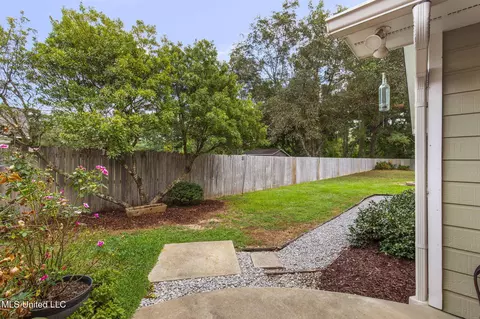Exterior - 203 Heritage Dr, Madison, MS 39110 photo 5 of 20