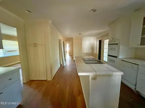 5519 Pine Lane Dr, Jackson, MS 39211 photo 4