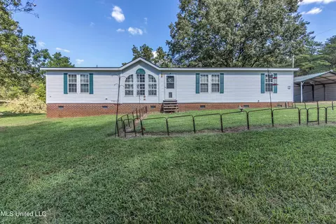 101 Chrestman Ln, Byhalia, MS 38611
