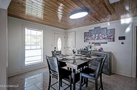 Dining - 614 Rankin Rd, Canton, MS 39046 photo 2 of 4