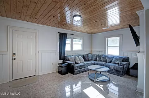 Living - 614 Rankin Rd, Canton, MS 39046 photo 1 of 1