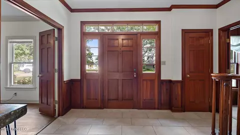 Entry Way - 112 Swallow Dr, Brandon, MS 39047 photo 2 of 6