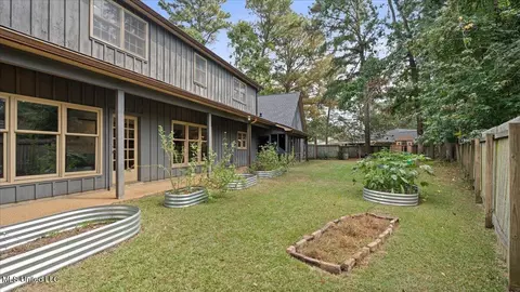 Exterior - 112 Swallow Dr, Brandon, MS 39047 photo 4 of 7
