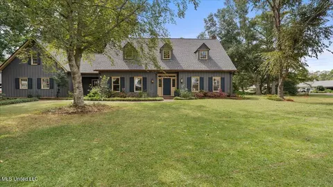 112 Swallow Dr, Brandon, MS 39047