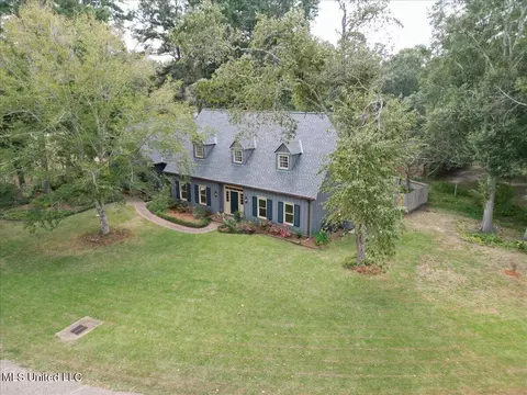 Exterior - 112 Swallow Dr, Brandon, MS 39047 photo 7 of 7