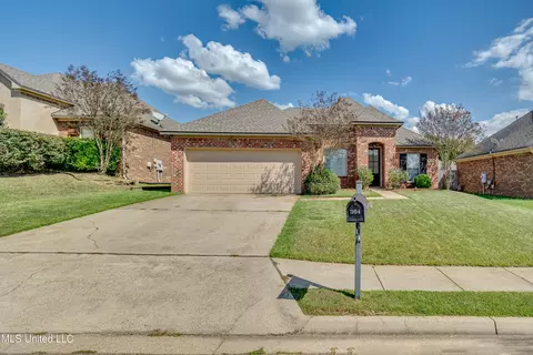 304 Silver Tree Ln, Pearl, MS 39208
