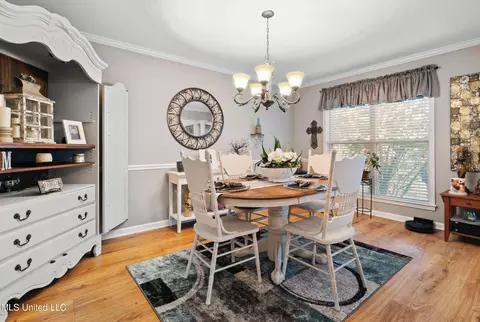 Dining - 457 Fairway Oaks Dr, Hernando, MS 38632 photo 1 of 2