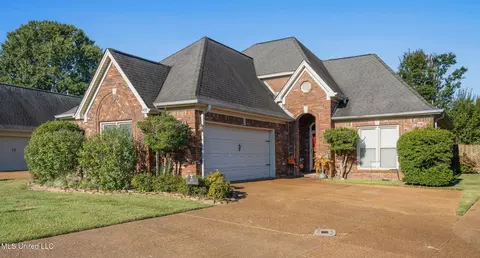 457 Fairway Oaks Dr, Hernando, MS 38632