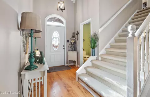 Entry Way - 457 Fairway Oaks Dr, Hernando, MS 38632 photo 1 of 5