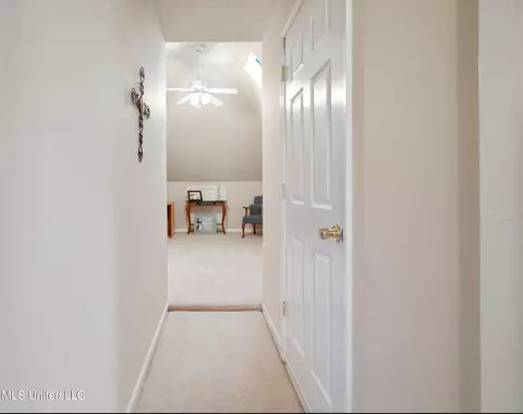 Entry Way - 457 Fairway Oaks Dr, Hernando, MS 38632 photo 5 of 5