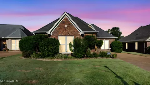 Exterior - 457 Fairway Oaks Dr, Hernando, MS 38632 photo 3 of 3