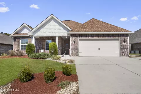 739 Malpass Landing Dr, Biloxi, MS 39532