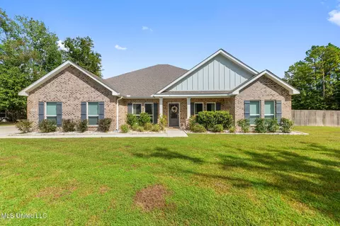 8700 Park Ridge Ct, Biloxi, MS 39532