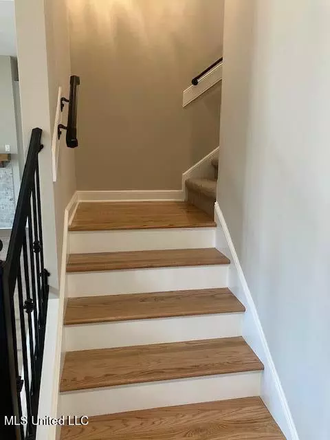 Entry Way - 1789 Caribe Dr, Nesbit, MS 38651 photo 4 of 4