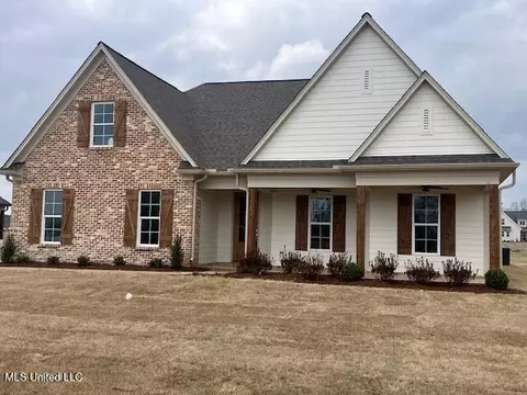 1789 Caribe Dr, Nesbit, MS 38651