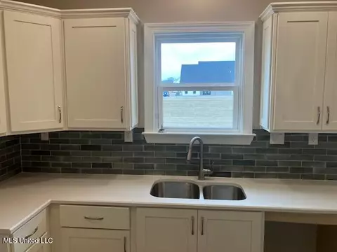 Kitchen - 1789 Caribe Dr, Nesbit, MS 38651 photo 1 of 1