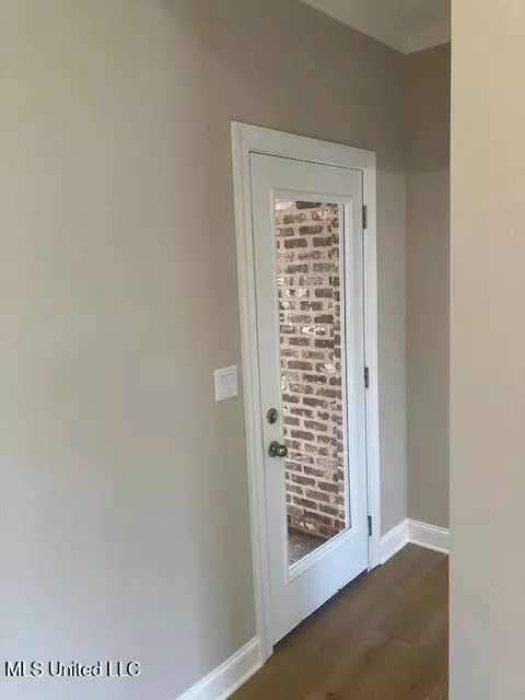 Entry Way - 1789 Caribe Dr, Nesbit, MS 38651 photo 3 of 4
