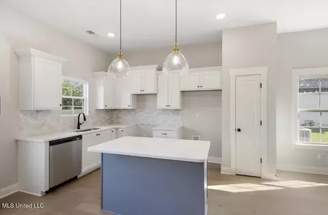 Kitchen - 696 Wells Dr, Hernando, MS 38632 photo 1 of 1