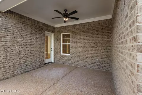 Exterior - 696 Wells Dr, Hernando, MS 38632 photo 4 of 4